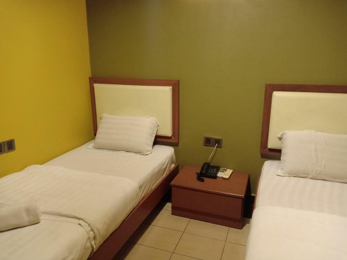 Tc Inn Business Hotel @ Seri Kembangan Exterior foto